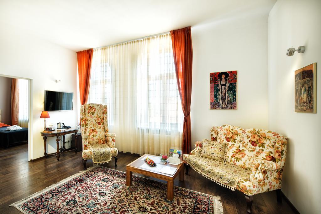 City Hotel Teater ريغا المظهر الخارجي الصورة