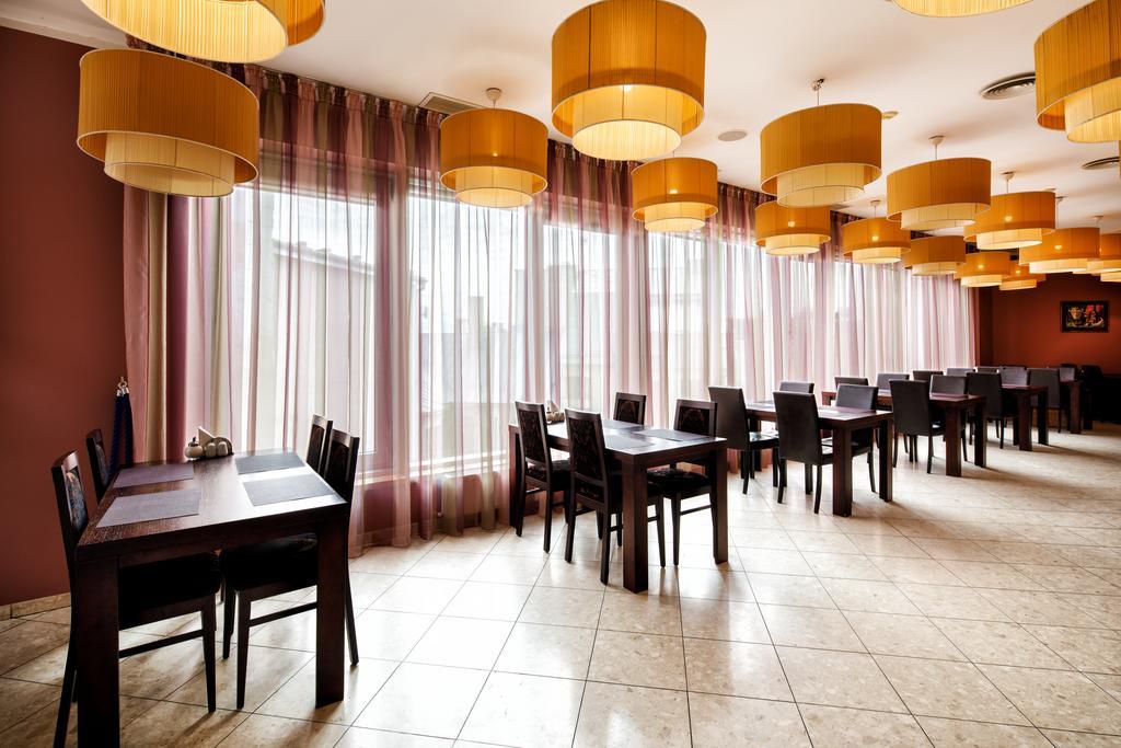 City Hotel Teater ريغا المظهر الخارجي الصورة