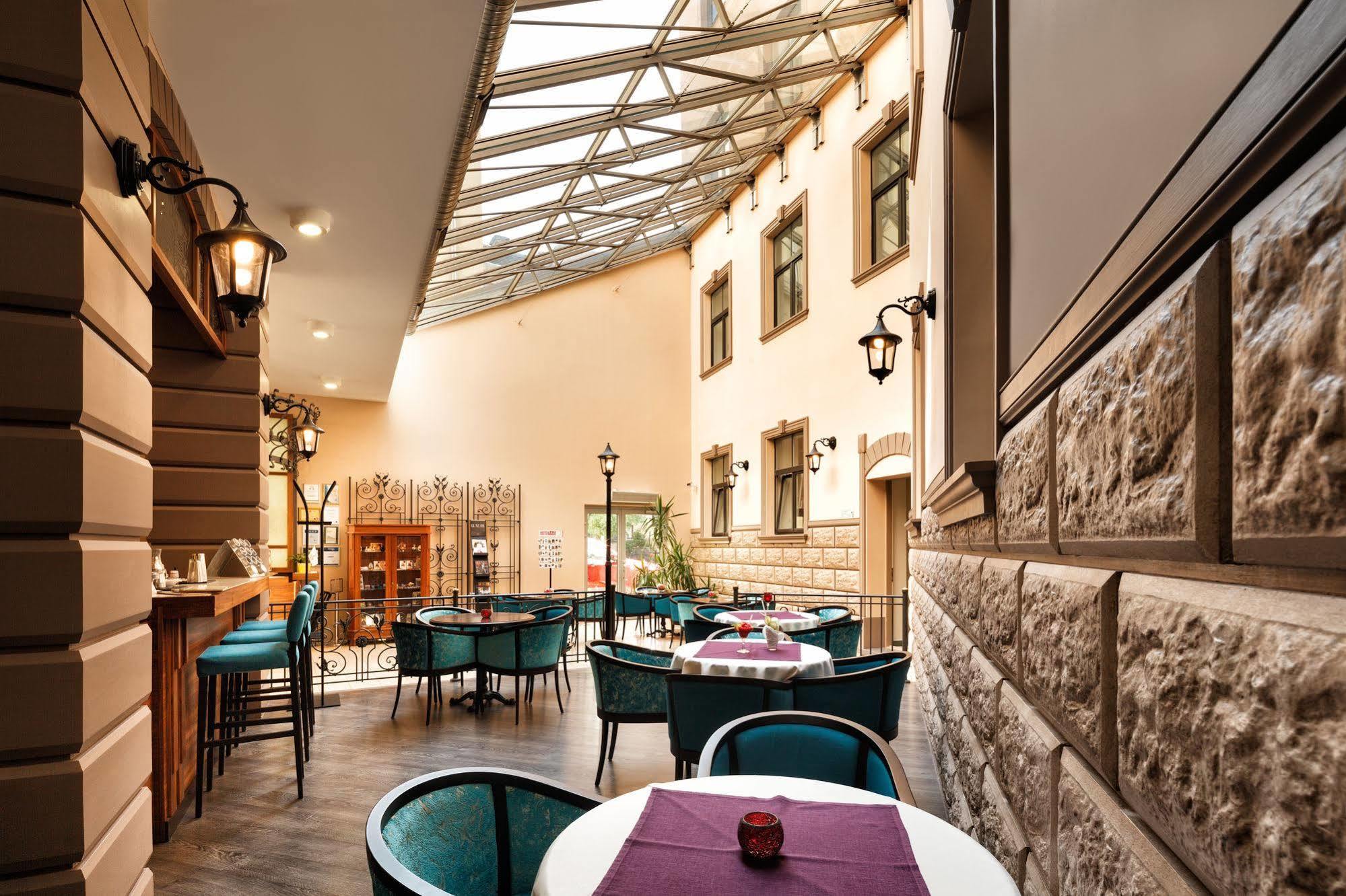 City Hotel Teater ريغا المظهر الخارجي الصورة