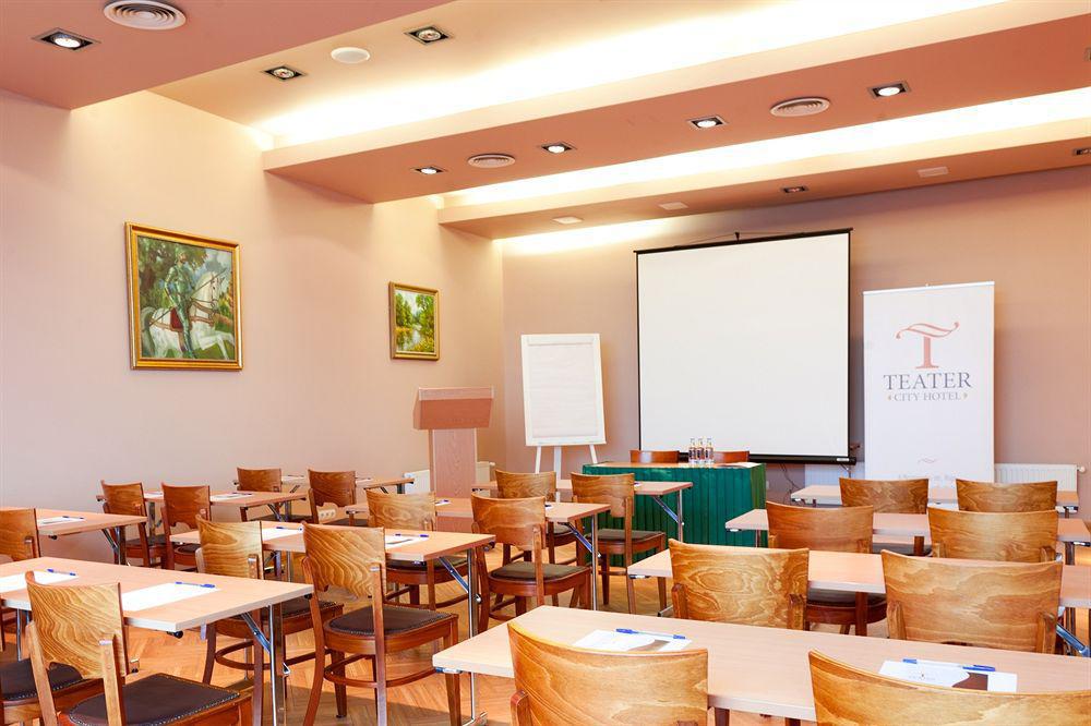 City Hotel Teater ريغا المظهر الخارجي الصورة