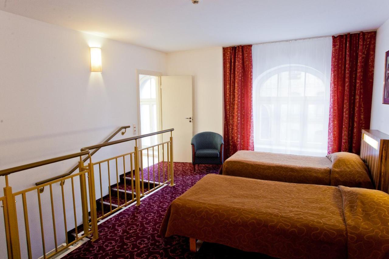 City Hotel Teater ريغا الغرفة الصورة