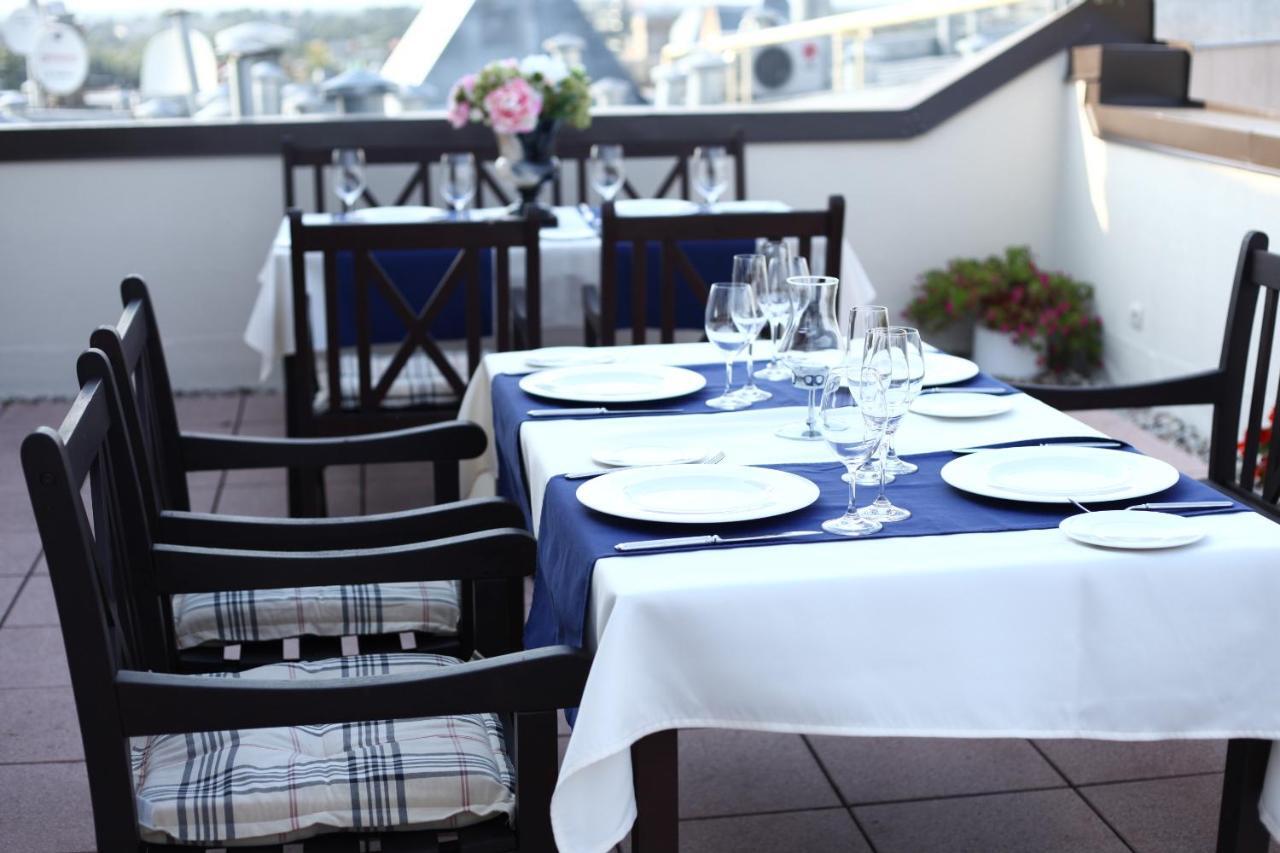 City Hotel Teater ريغا المظهر الخارجي الصورة